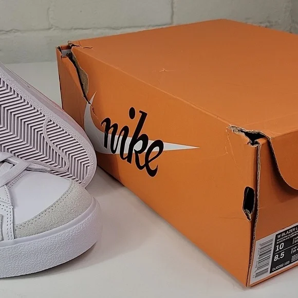 Nike Blazer Low Platform Sneaker White / Pink Blaze Womens 10 - Picture 9 of 10